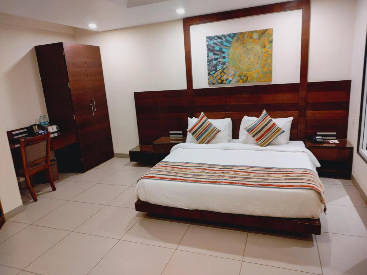 Regenta Central North Goa, Arpora Exteriér fotografie